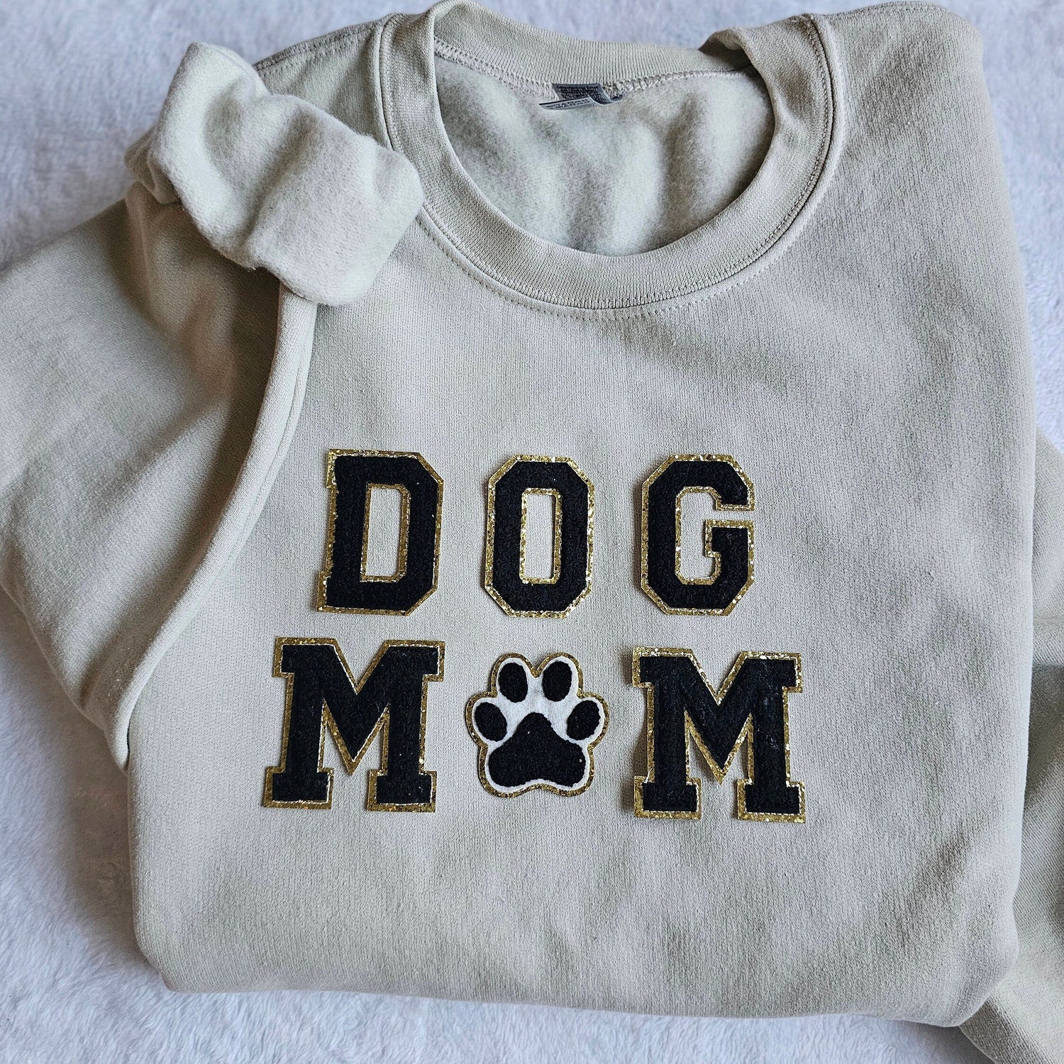 Chenille DOG MOM Paw Print Sweatshirt Dog Mom Crewneck Dog Mom T Shirt Dog Mom Patch Paw Print Shirt Dog Lover Gift Dog Lover Sweatshirt